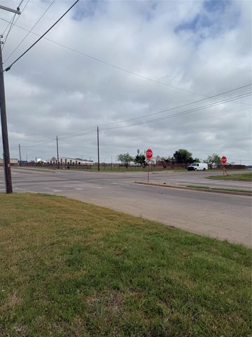 3401 S Sam Houston Road, Dallas, TX 75227