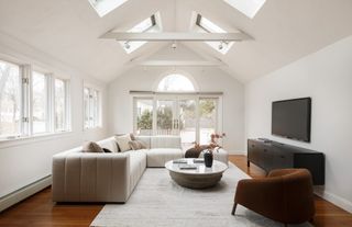 1321 Beacon St, Newton, MA 02468