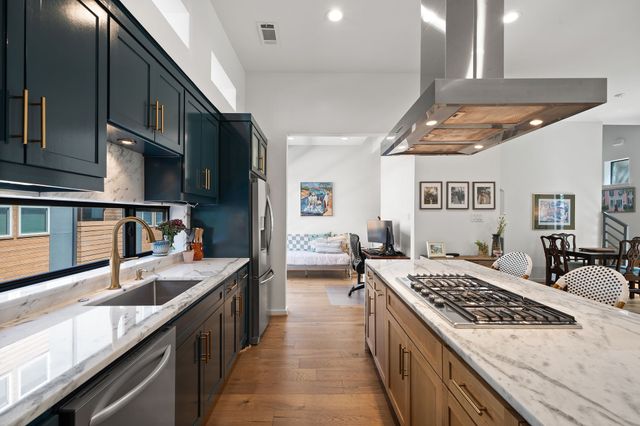 1906 Euclid Avenue C, Dallas, TX 75206