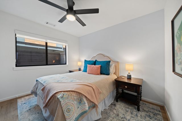 1906 Euclid Avenue C, Dallas, TX 75206