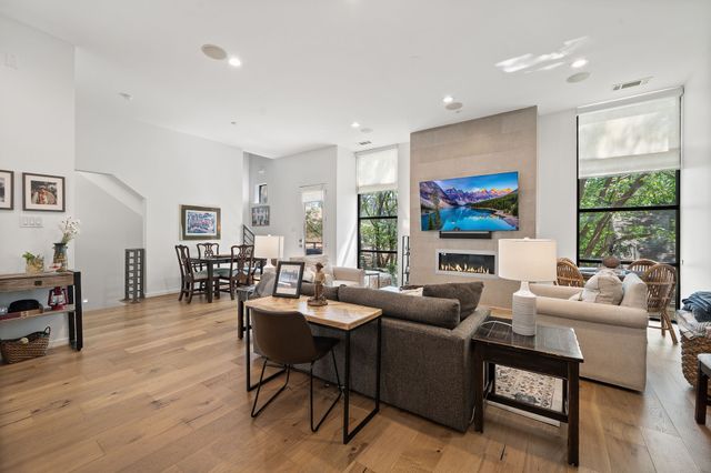 1906 Euclid Avenue C, Dallas, TX 75206