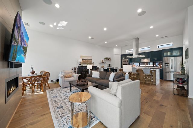 1906 Euclid Avenue C, Dallas, TX 75206