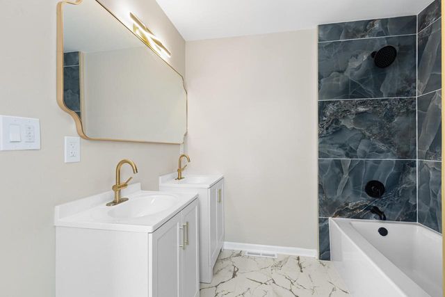 4459 S New York AVENUE, Saint Francis, WI 53235