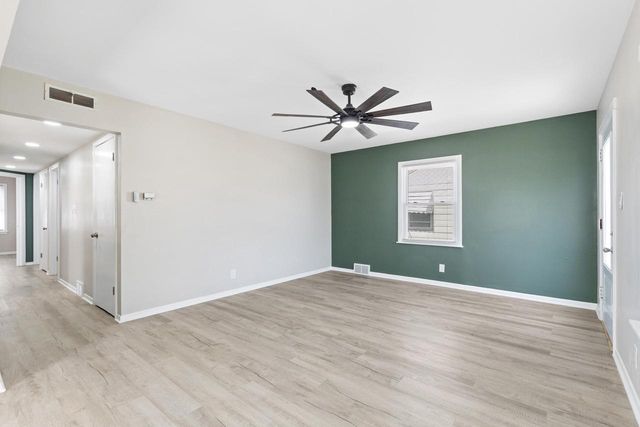 4459 S New York AVENUE, Saint Francis, WI 53235