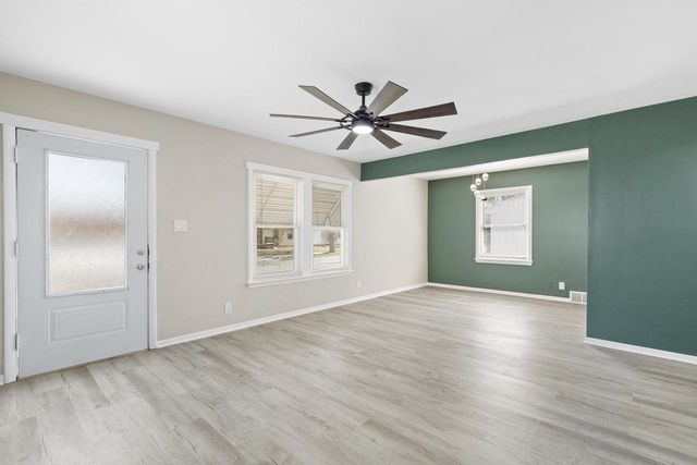 4459 S New York AVENUE, Saint Francis, WI 53235