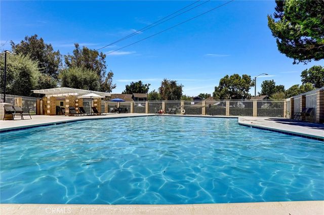 1726 N Oak Knoll C, Anaheim, CA 92807