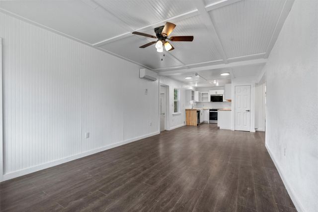 1216 Jones ST, Taylor, TX 76574