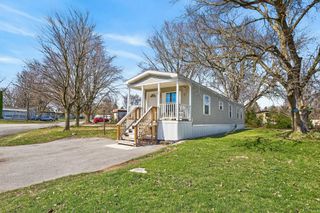 15 Glenview Drive, Manchester, NY 14432