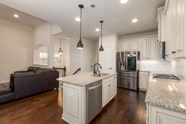 532 Waterloo Drive, Lewisville, TX 75067