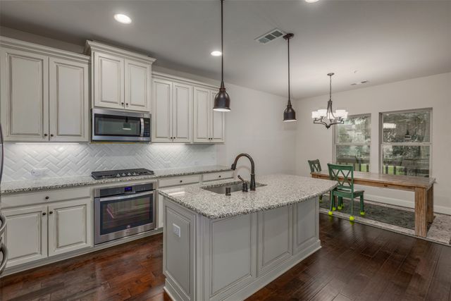 532 Waterloo Drive, Lewisville, TX 75067