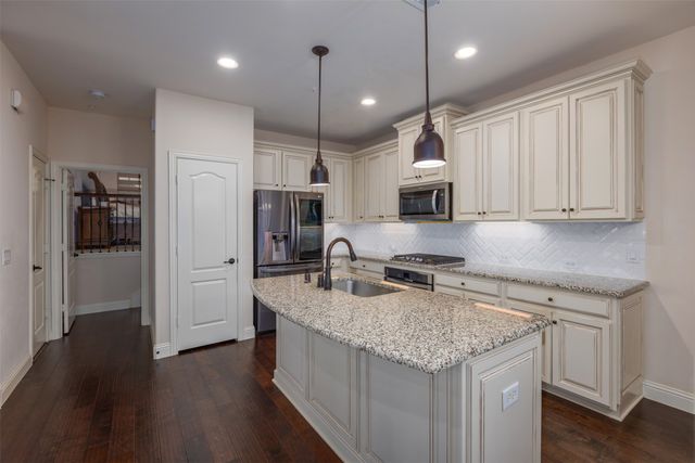 532 Waterloo Drive, Lewisville, TX 75067