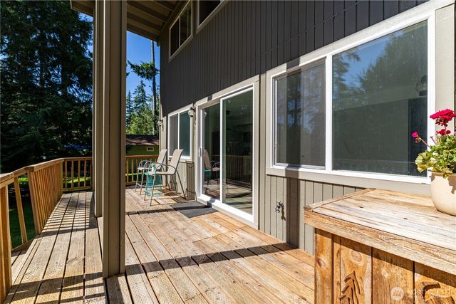 301 E Lakeshore Drive W, Shelton, WA 98584