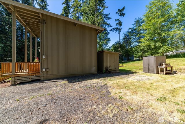 301 E Lakeshore Drive W, Shelton, WA 98584