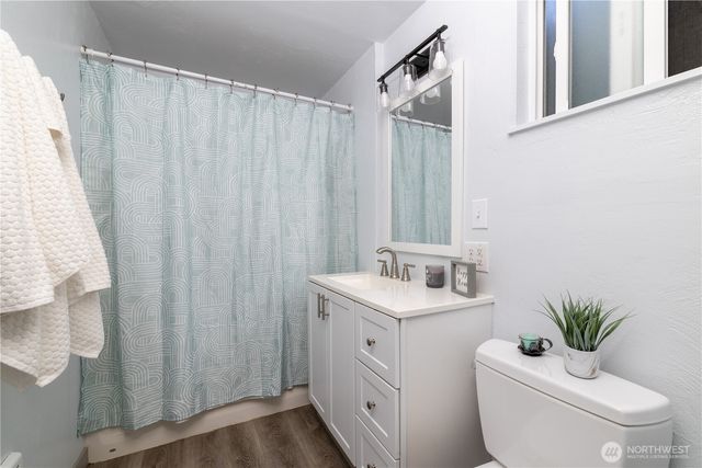 301 E Lakeshore Drive W, Shelton, WA 98584