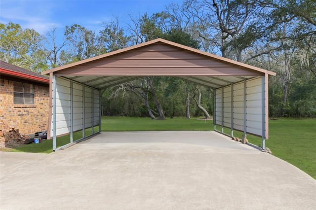 436 County Road 502a, Sweeny, TX 77480