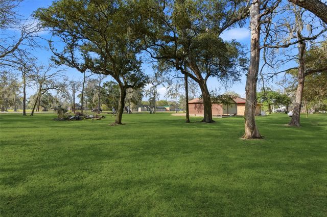 436 County Road 502a, Sweeny, TX 77480