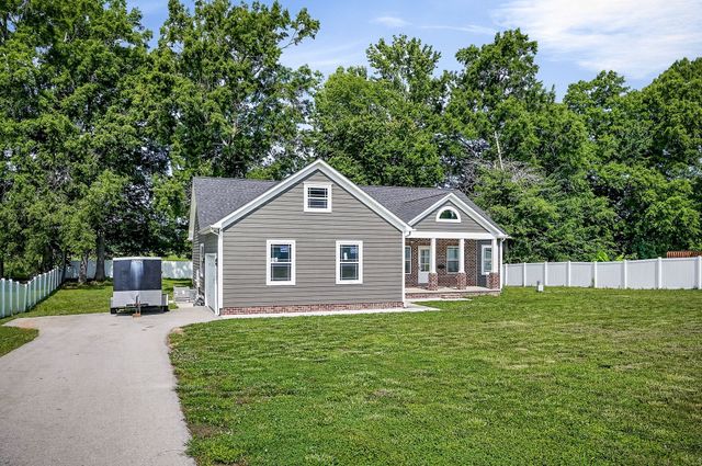 242 Grace Dr, Sparta, TN 38583