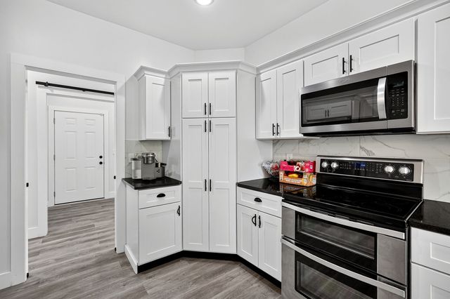 242 Grace Dr, Sparta, TN 38583