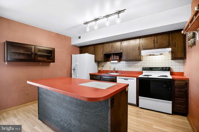 1009 BURNLEY CT, Bensalem, PA 19020