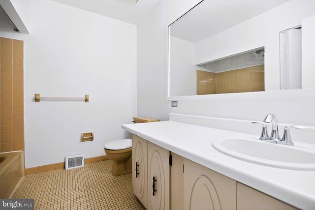 1009 BURNLEY CT, Bensalem, PA 19020