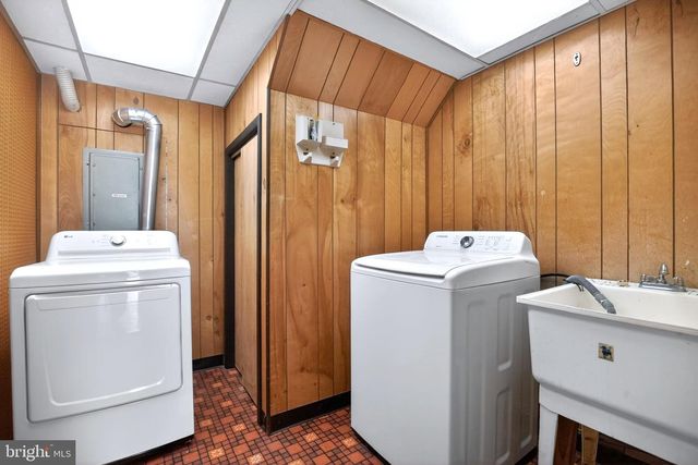 1009 BURNLEY CT, Bensalem, PA 19020