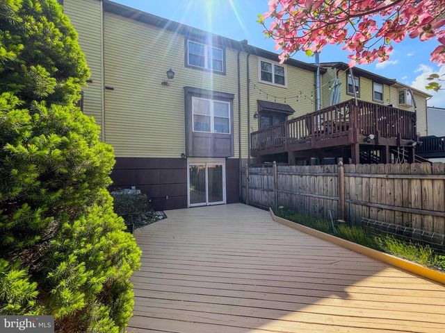 1009 BURNLEY CT, Bensalem, PA 19020