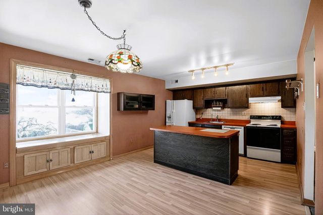 1009 BURNLEY CT, Bensalem, PA 19020