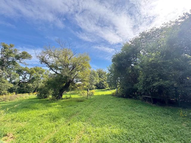 2555 River Road, Marshall, MN 56258