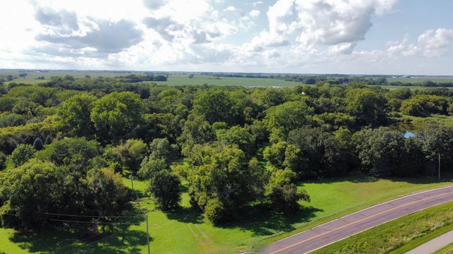2555 River Road, Marshall, MN 56258