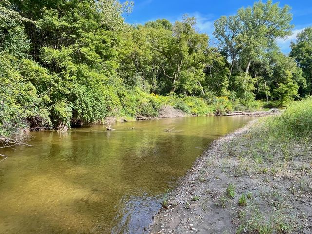 2555 River Road, Marshall, MN 56258