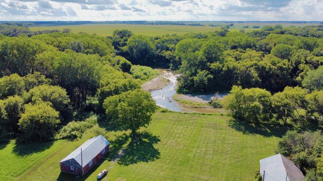 2555 River Road, Marshall, MN 56258