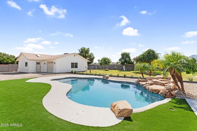 18047 E Vencino Street, Gilbert, AZ 85298