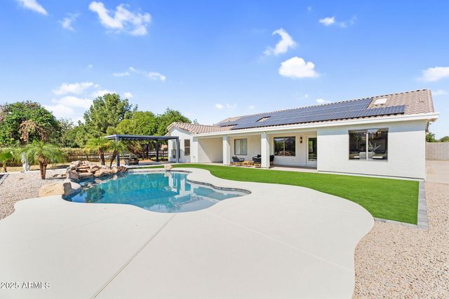 18047 E Vencino Street, Gilbert, AZ 85298