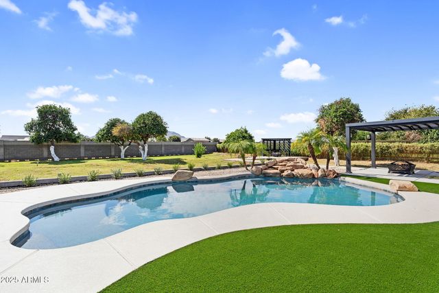 18047 E Vencino Street, Gilbert, AZ 85298