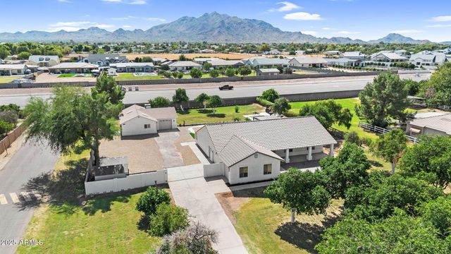 18047 E Vencino Street, Gilbert, AZ 85298