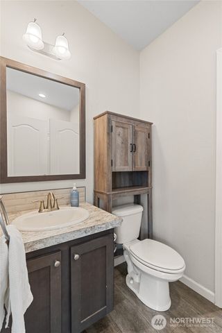 15 Maple Leaf Street, Raymond, WA 98577