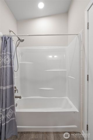 15 Maple Leaf Street, Raymond, WA 98577
