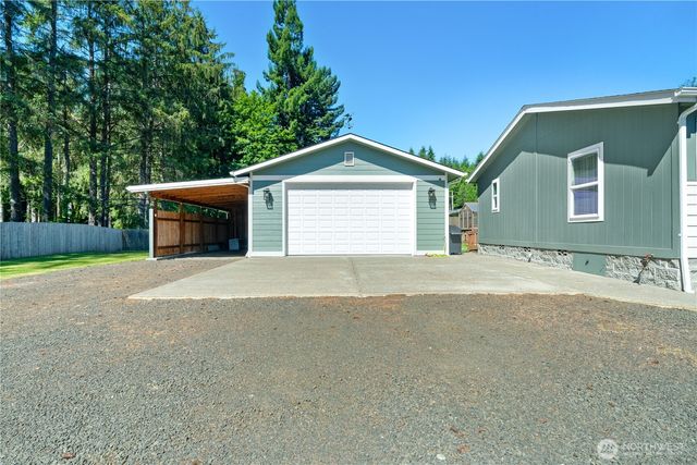 15 Maple Leaf Street, Raymond, WA 98577