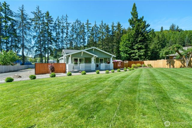 15 Maple Leaf Street, Raymond, WA 98577