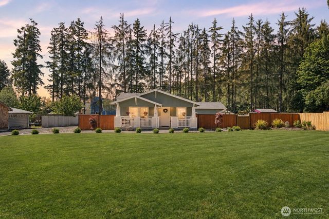 15 Maple Leaf Street, Raymond, WA 98577