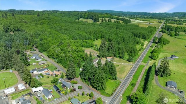 15 Maple Leaf Street, Raymond, WA 98577