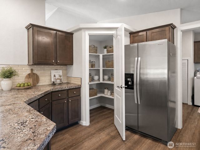 15 Maple Leaf Street, Raymond, WA 98577