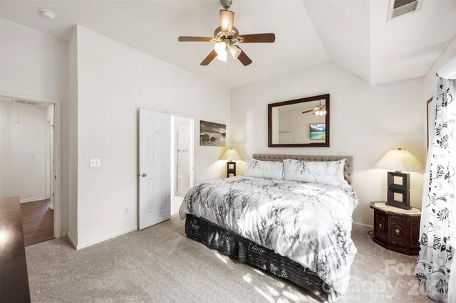 624 Cliffs Inn Circle, Charlotte, NC 28214