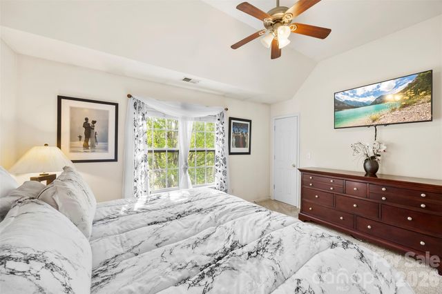 624 Cliffs Inn Circle, Charlotte, NC 28214