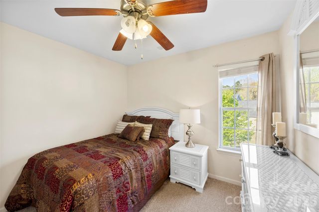 624 Cliffs Inn Circle, Charlotte, NC 28214