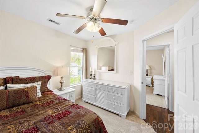 624 Cliffs Inn Circle, Charlotte, NC 28214