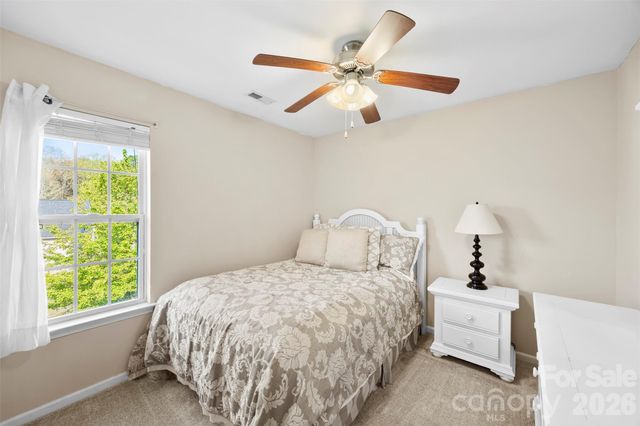 624 Cliffs Inn Circle, Charlotte, NC 28214