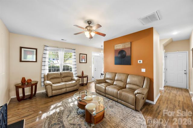 624 Cliffs Inn Circle, Charlotte, NC 28214