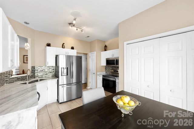 624 Cliffs Inn Circle, Charlotte, NC 28214