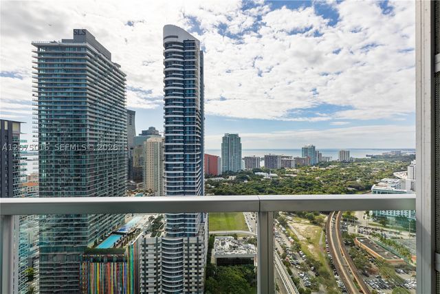 79 SW 12th St 3704, Miami, FL 33130